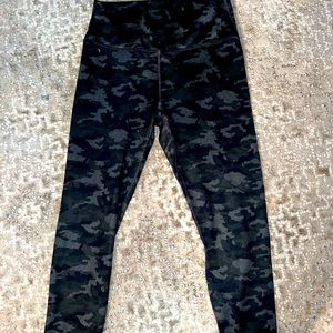 Power hold by fabletics. Full length leggings. New without tags.